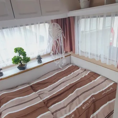 אתר קמפינג Uebernachtung In Unserem Wohnwagen